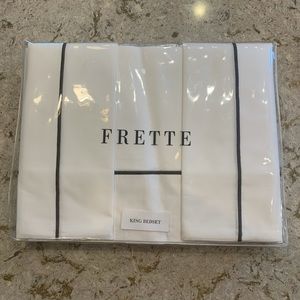 Frette Queen sheet set - One Bourdon